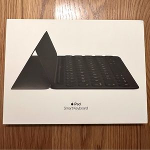 Apple Smart Keyboard MX3L2LL/A iPad 7th 8th gen/iPad Air 3rd gen/iPad Pro 10.5”